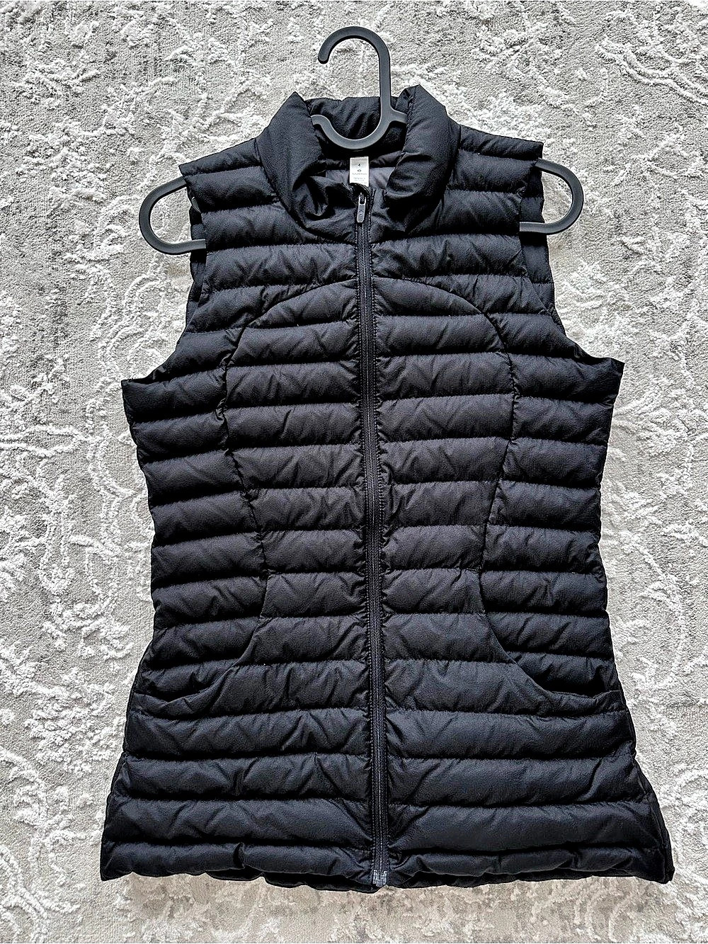 Lululemon Women’s Black Down Puffer Vest Size 4 (XS)Lightweight Quilted Full Zip